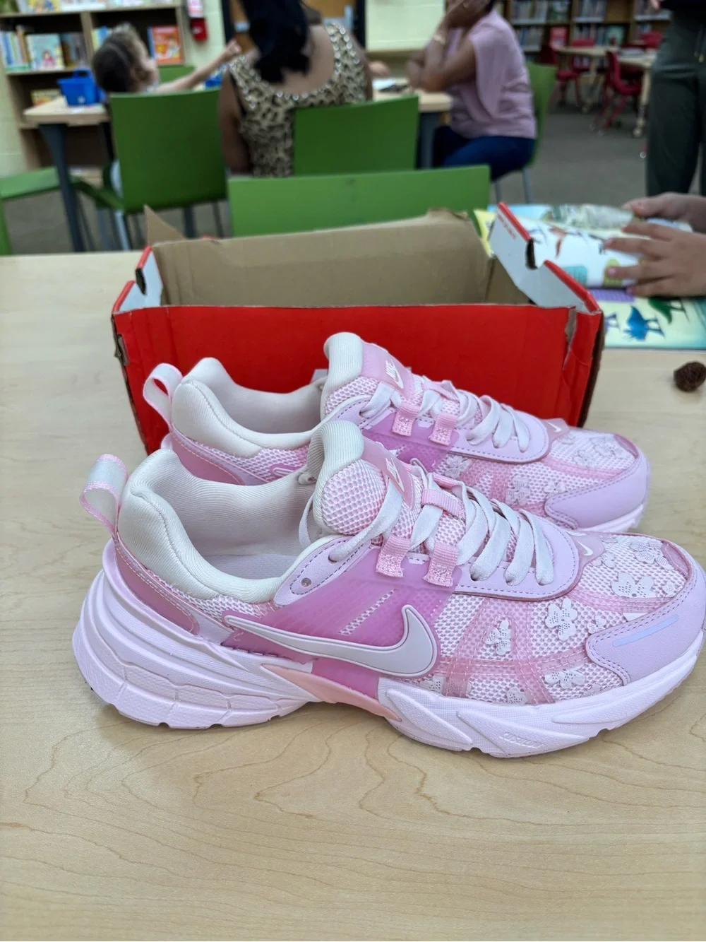 Woman Nike Sneaker New